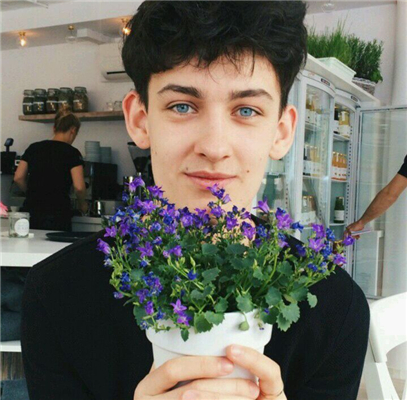 微信霸气冷酷欧美男生头像