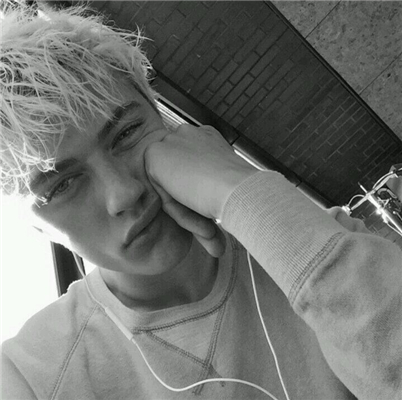 微信霸气冷酷欧美男生头像