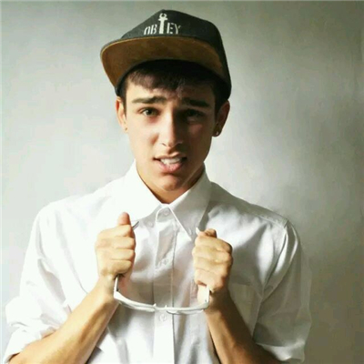 微信霸气冷酷欧美男生头像