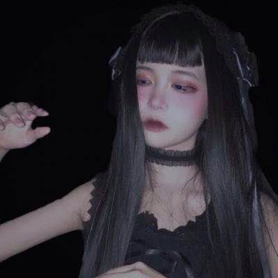 微信黑暗丧系女生头像