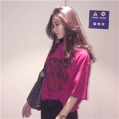 微信时尚迷人性感女生头像