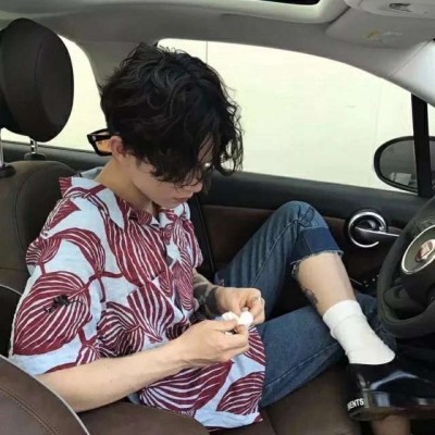 帅气非主流风格的微信男生头像合集下载