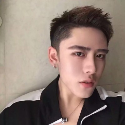 2018微信最新个性帅气男生头像合集下载