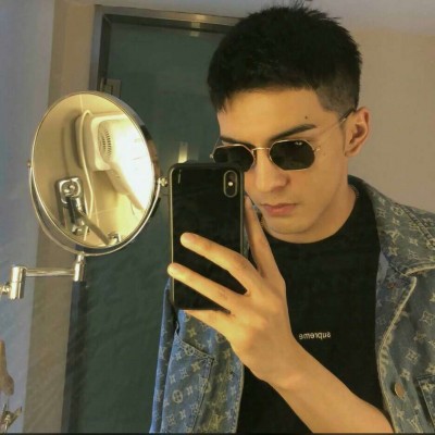 2018微信最新个性帅气男生头像合集下载