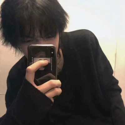 2018微信最新个性帅气男生头像合集下载