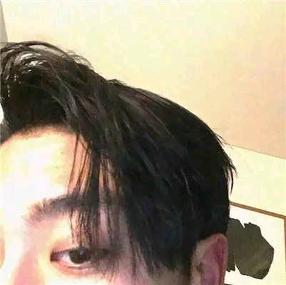 微信性感阳光成熟男生头像