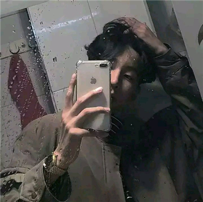 微信性感阳光成熟男生头像
