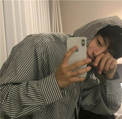 微信性感阳光成熟男生头像
