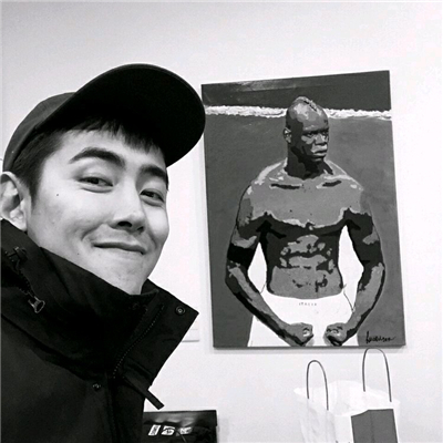 微信性感阳光成熟男生头像