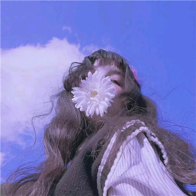 微信寂寞简洁女生头像