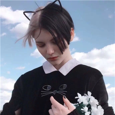 微信清新冷酷寂寞欧美女生头像
