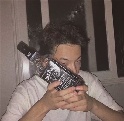 微信男生帅气性感阳光男生头像