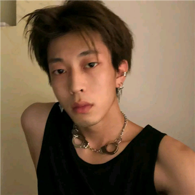 微信男生帅气性感阳光男生头像