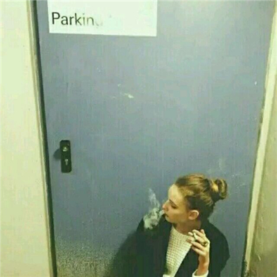 微信阳光性感迷人欧美女生头像