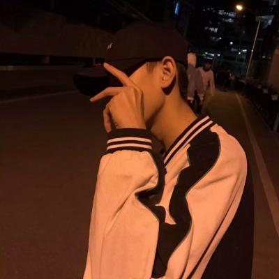 潮流帅气男生微信头像