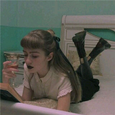 微信冷酷寂寞欧美女生头像
