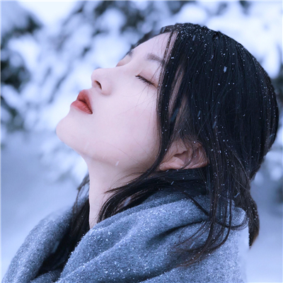 超拽带字的微信个性女生头像下载