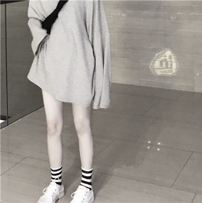 超拽带字的微信个性女生头像下载