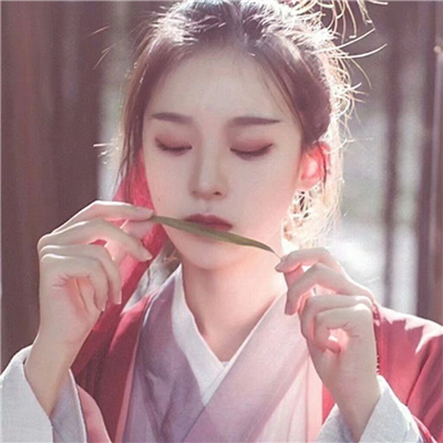 超拽带字的微信个性女生头像下载