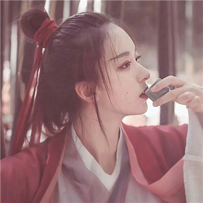 超拽带字的微信个性女生头像下载