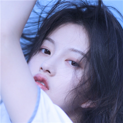 超拽带字的微信个性女生头像下载