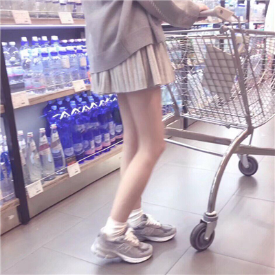 微信粉嫩清新女生头像