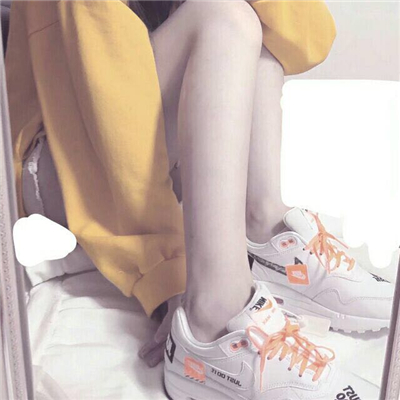 微信粉嫩清新女生头像