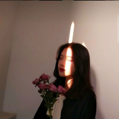 好看高颜值的拿花女生系列微信头像下载