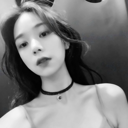 个性有气质的微信唯美黑白风女生头像下载