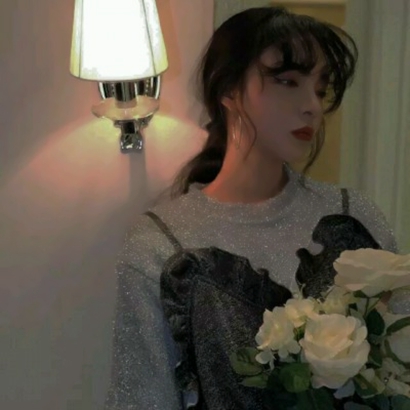 好看高颜值的拿花女生系列微信头像下载