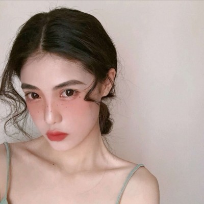 微信性感迷人女生头像