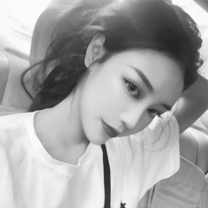 个性有气质的微信唯美黑白风女生头像下载