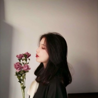 好看高颜值的拿花女生系列微信头像下载