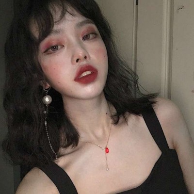 微信性感迷人女生头像
