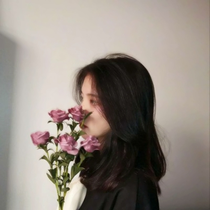 好看高颜值的拿花女生系列微信头像下载