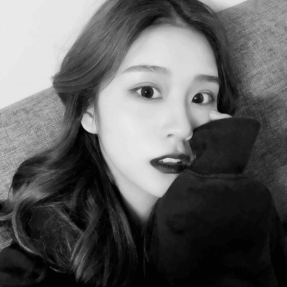 个性有气质的微信唯美黑白风女生头像下载
