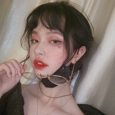 微信性感迷人女生头像