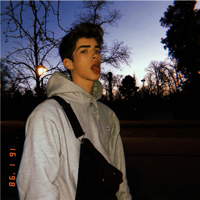 微信性感帅气冷漠欧美男生头像