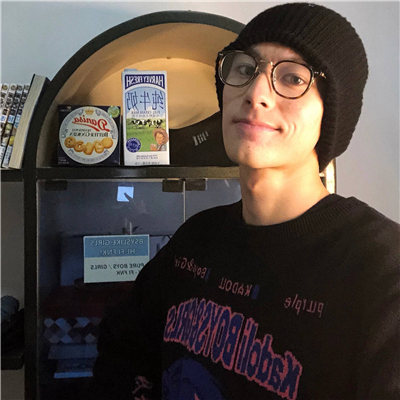 微信简洁帅气高冷男生头像