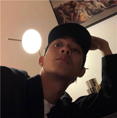 微信简洁帅气高冷男生头像