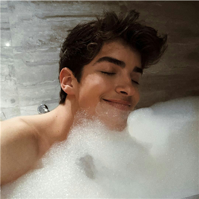 微信性感帅气冷漠欧美男生头像