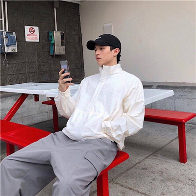 微信简洁帅气高冷男生头像