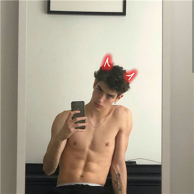 微信性感帅气冷漠欧美男生头像