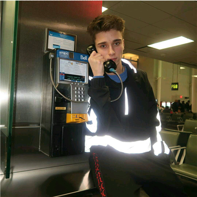 微信性感帅气冷漠欧美男生头像