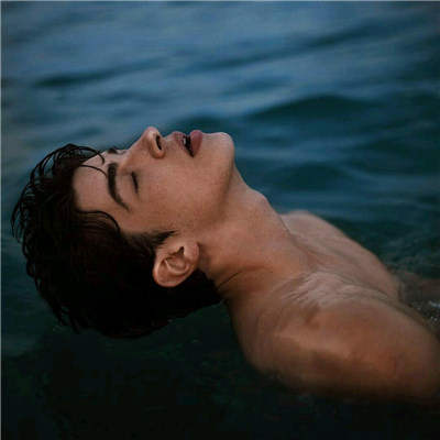 微信性感帅气冷漠欧美男生头像