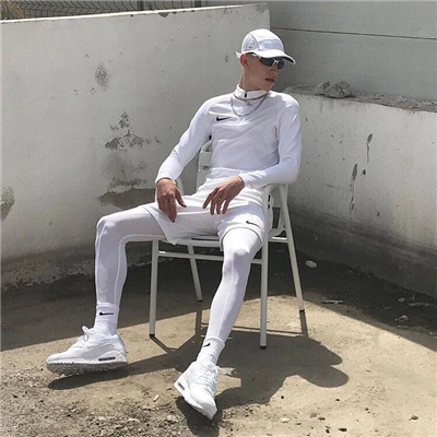微信冷酷寂寞男生头像