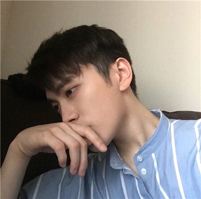 微信冷酷寂寞男生头像