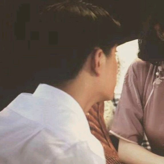 微信甜蜜稳重情侣头像