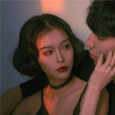 微信甜蜜稳重情侣头像