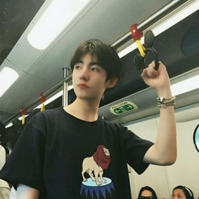 酷炫帅气个性男生系列微信头像下载